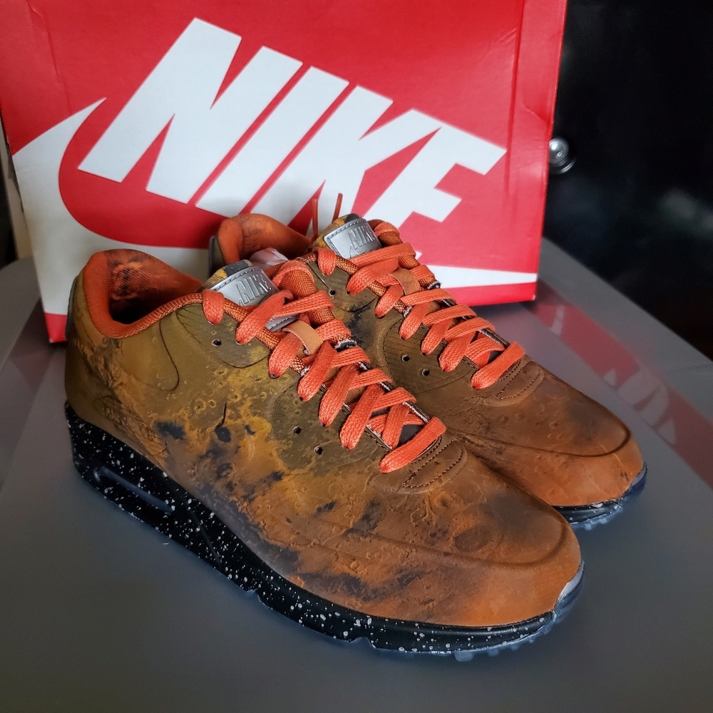 NWT Nike Air Max 90 QS Mars Landing